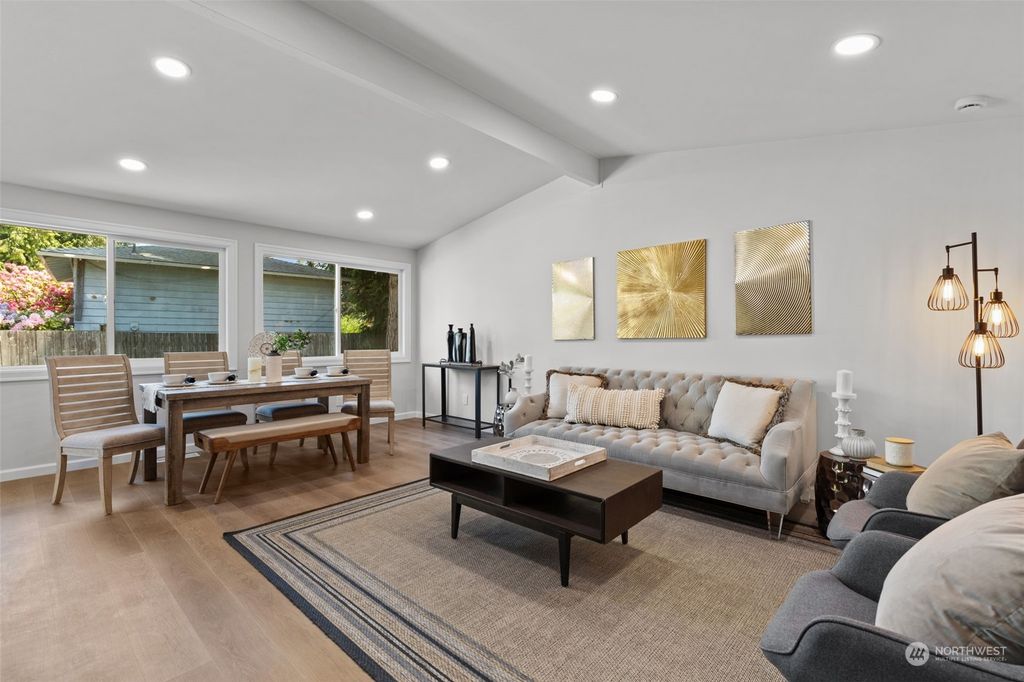 Photo of 318 164th Avenue NE, Bellevue, WA 98008 (MLS # 2238873)