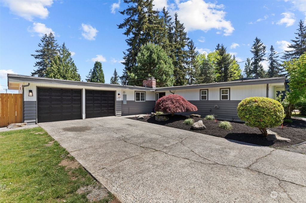 Photo of 318 164th Avenue NE, Bellevue, WA 98008 (MLS # 2238873)