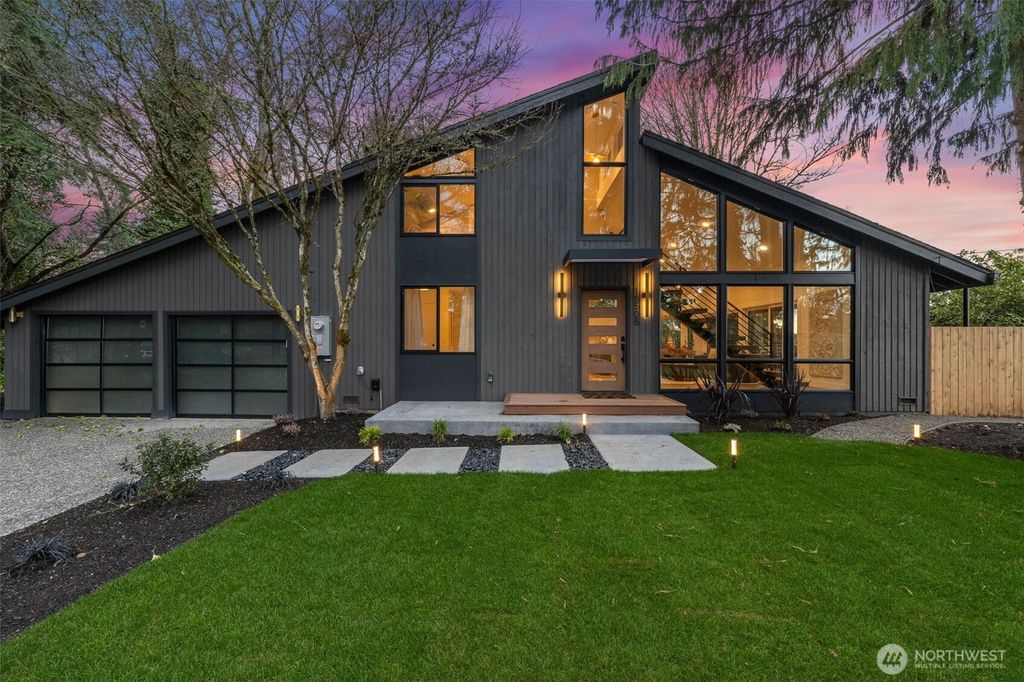 Photo of 15505 62nd Place NE, Kenmore, WA 98028 (MLS # 2485642)