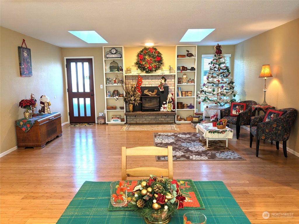Photo of 11919 27th Court NE, Lake Stevens, WA 98258 (MLS # 2294829)