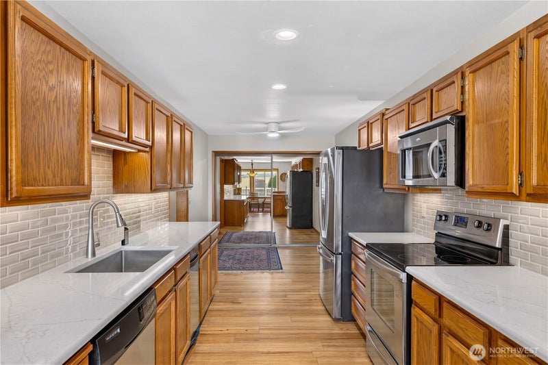 1800 Skyline Way 206