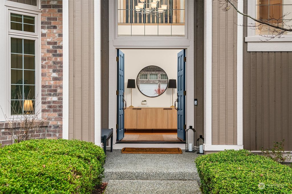 Photo of 18346 NE 99th Way, Redmond, WA 98052 (MLS # 2321106)