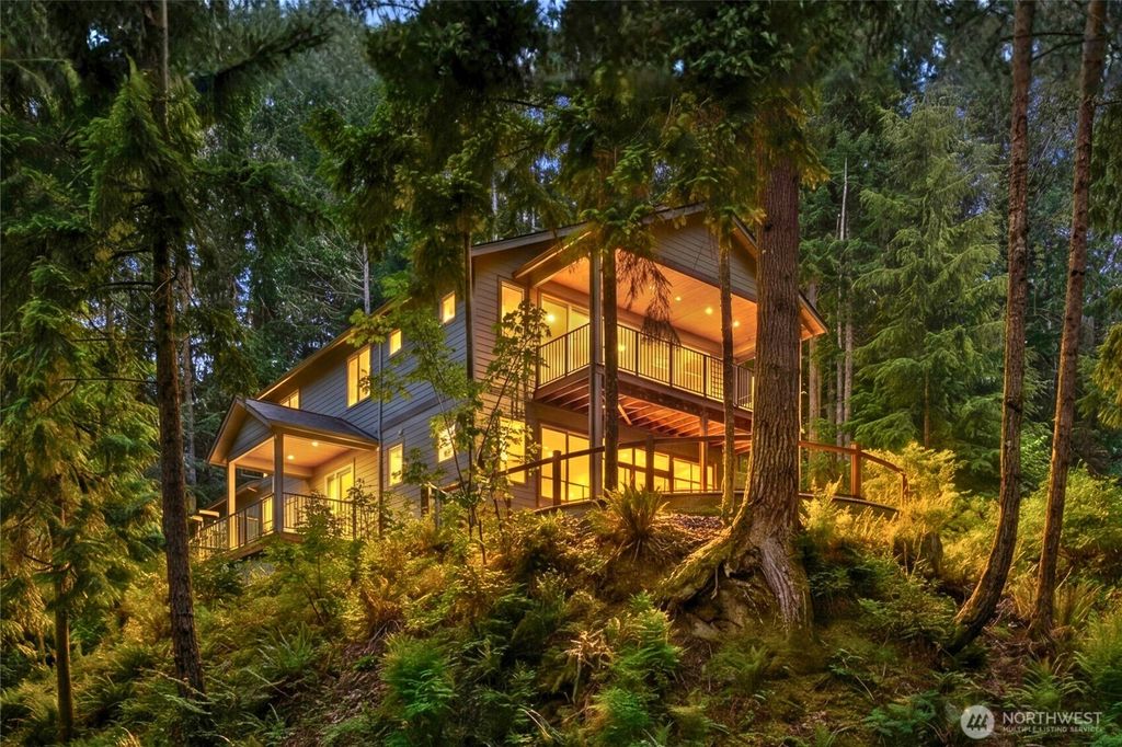 Photo of 75 Louise View Drive, Bellingham, WA 98229 (MLS # 2509579)