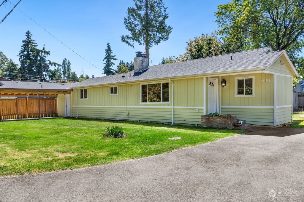 Photo of 1861 S 124th Street, Burien, WA 98168 (MLS # 2264426)