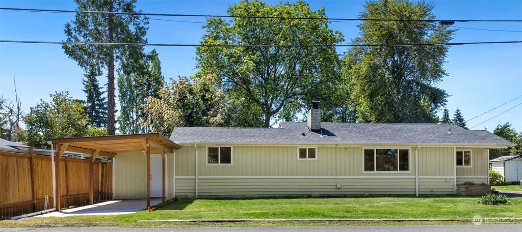 Photo of 1861 S 124th Street, Burien, WA 98168 (MLS # 2264426)