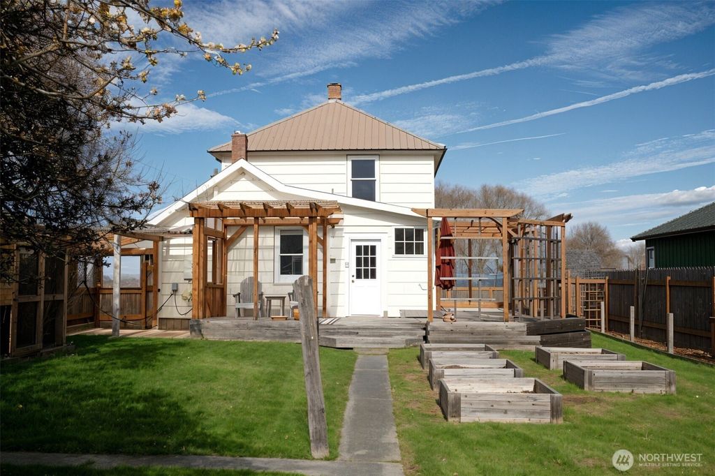 Photo of 1210 Water Street, Port Angeles, WA 98362 (MLS # 2465934)