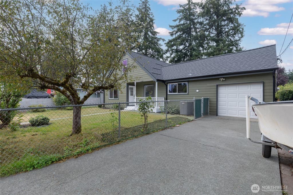 Photo of 8407 Winona Street SW, Lakewood, WA 98498 (MLS # 2557504)