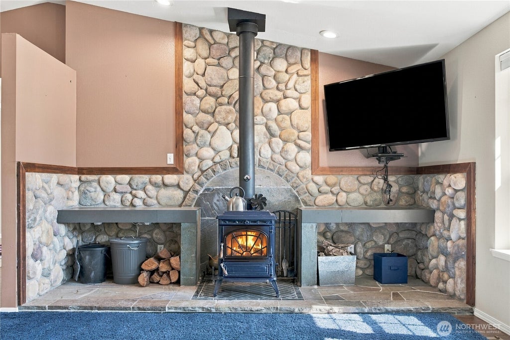 Photo of 5922 184th Lane SW, Rochester, WA 98579 (MLS # 2589270)