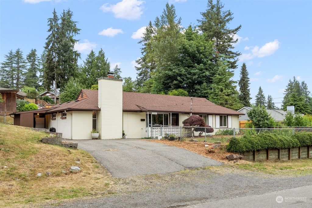 Photo of 23502 Peterson Drive, Mountlake Terrace, WA 98043 (MLS # 2129953)