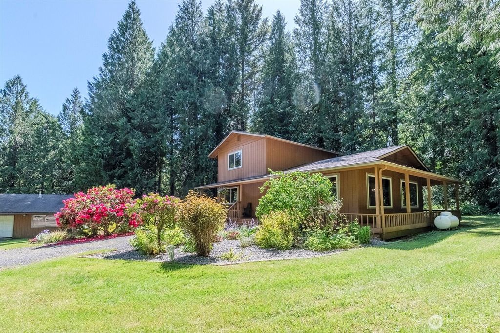 Photo of 209 Alpha Way, Onalaska, WA 98570 (MLS # 2482078)