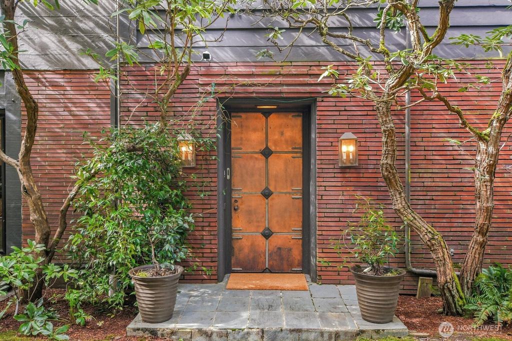 Photo of 2686 44th Avenue W, Seattle, WA 98199 (MLS # 2496448)