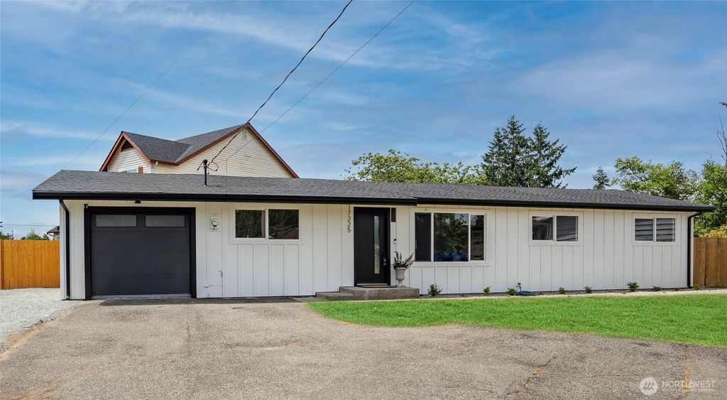 Photo of 17225 35th Avenue S, SeaTac, WA 98188 (MLS # 2403941)