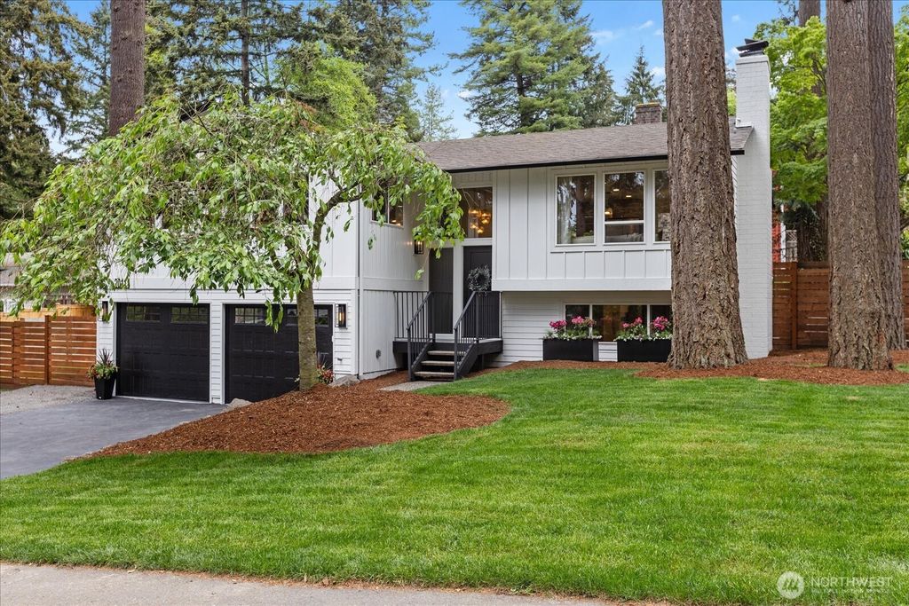 Photo of 20111 80th Avenue W, Edmonds, WA 98026 (MLS # 2522469)