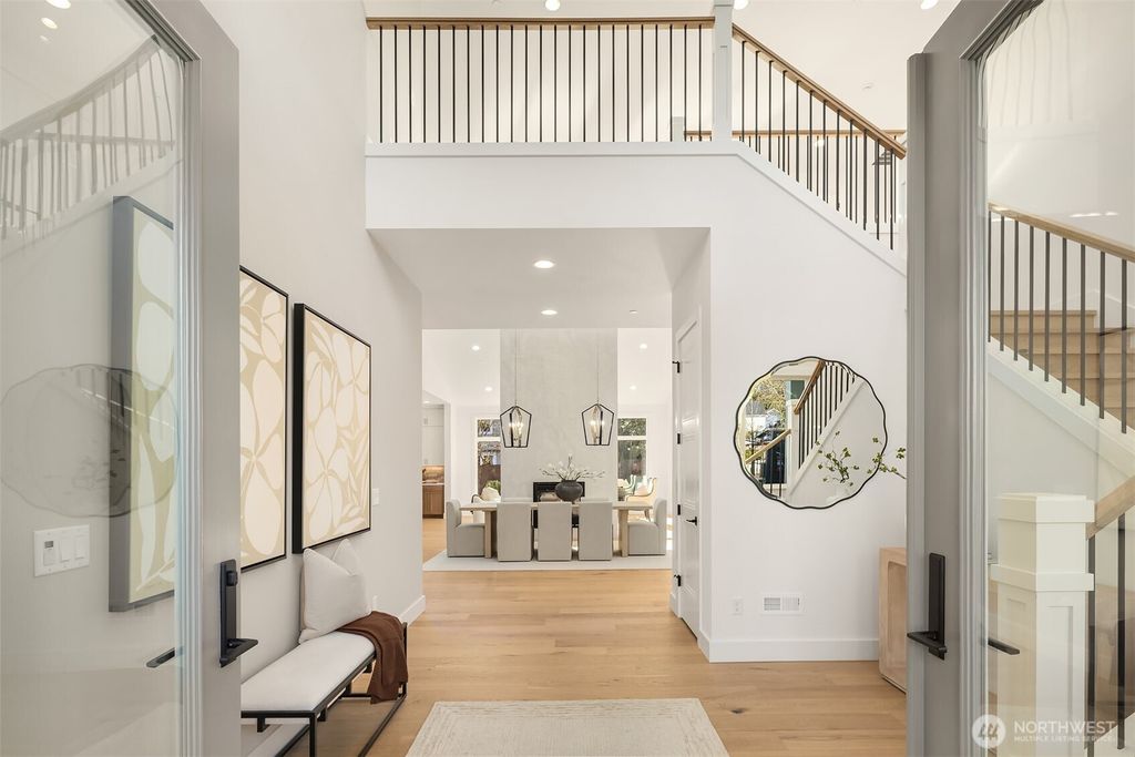 Photo of 12929 NE 112th Street, Kirkland, WA 98033 (MLS # 2446987)