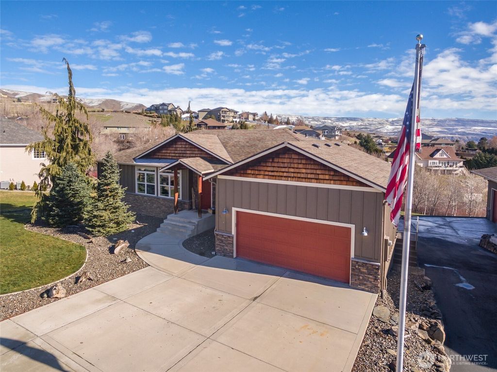 Photo of 3765 Lovell Road, Wenatchee, WA 98801 (MLS # 2482051)