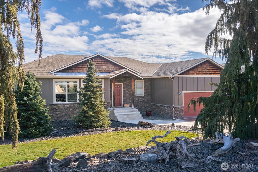 Photo of 3765 Lovell Road, Wenatchee, WA 98801 (MLS # 2482051)