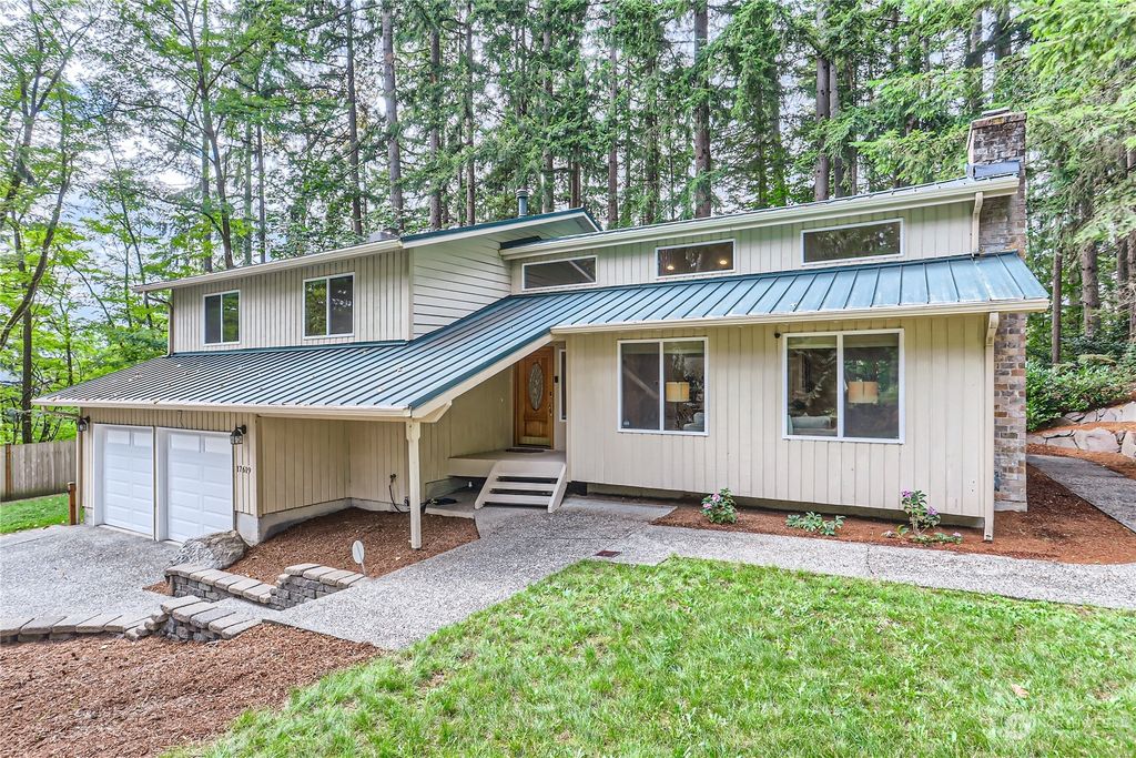 Photo of 17619 194th Avenue NE, Woodinville, WA 98077 (MLS # 2289955)