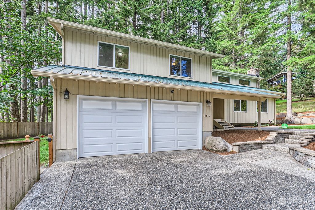 Photo of 17619 194th Avenue NE, Woodinville, WA 98077 (MLS # 2289955)