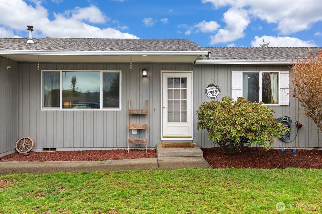 Photo of 522 Harmony Lane, Enumclaw, WA 98022 (MLS # 2458709)