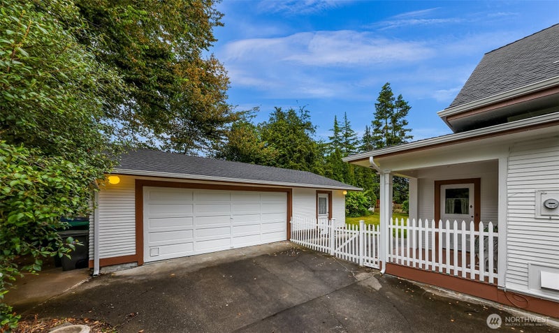 27116 82nd Dr NW