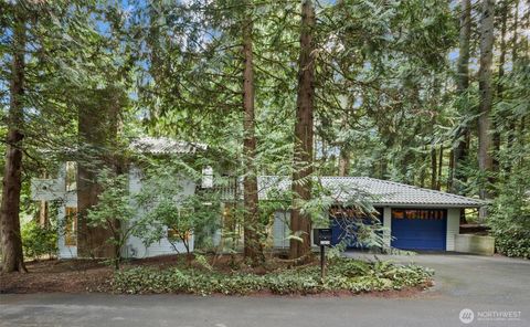 Photo of 13619 NE 28th Street, Bellevue, WA 98005 (MLS # 2529887)