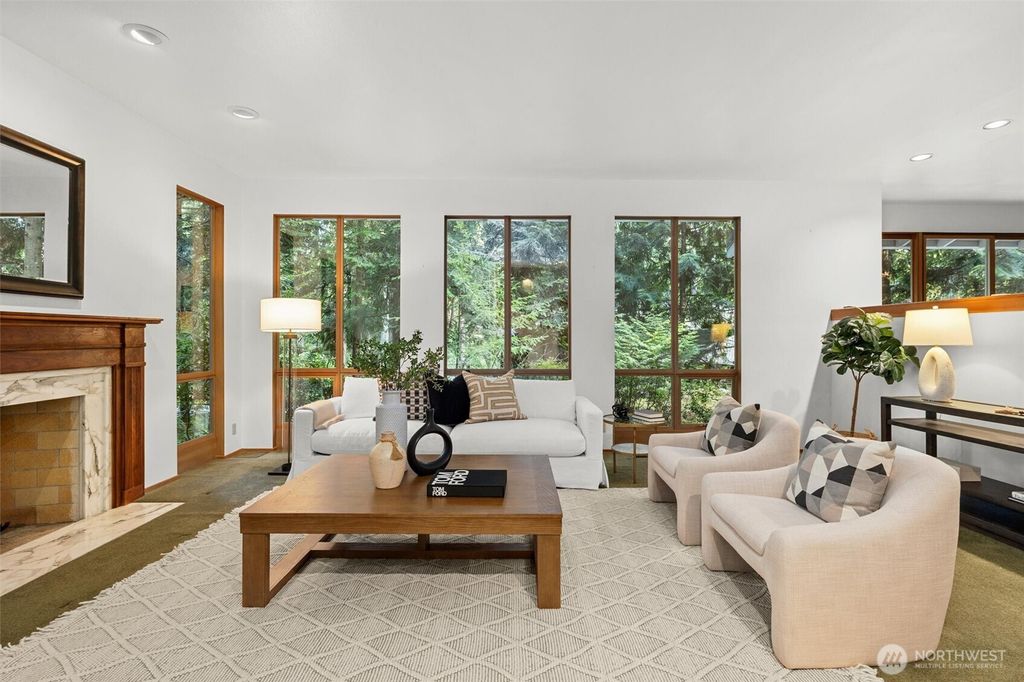 Photo of 13619 NE 28th Street, Bellevue, WA 98005 (MLS # 2529887)