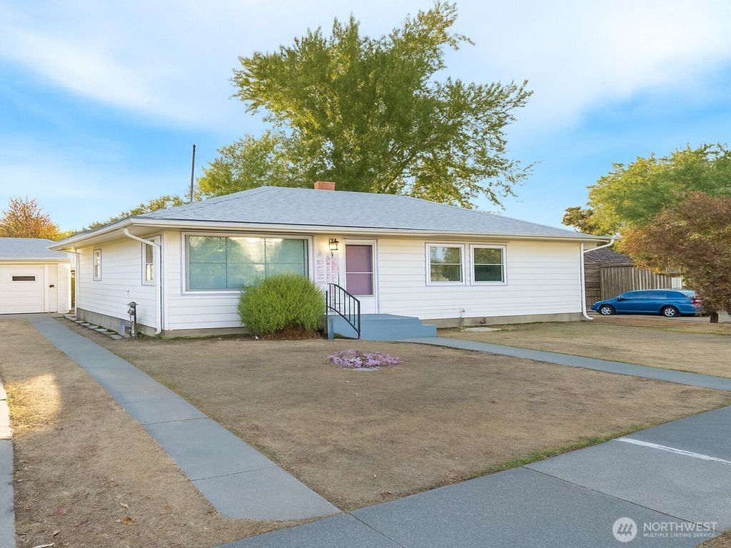 Photo of 157 Boyer Drive, Walla Walla, WA 99362 (MLS # 2443097)