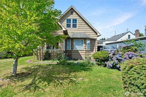 Photo of 604 Simpson Avenue, Aberdeen, WA 98520 (MLS # 2574497)