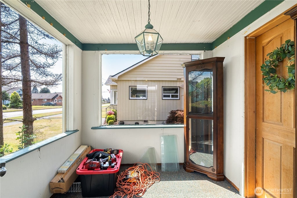 Photo of 604 Simpson Avenue, Aberdeen, WA 98520 (MLS # 2574497)