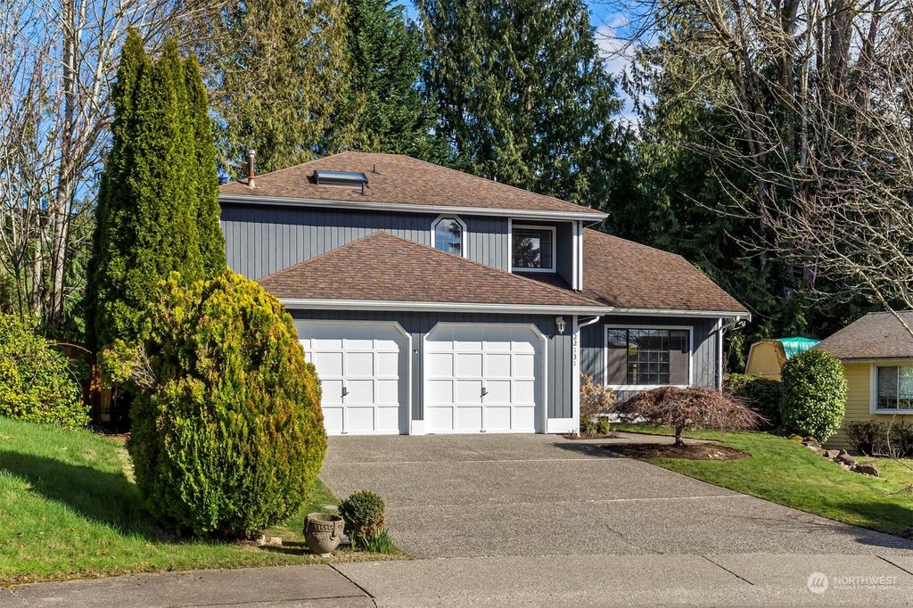 Photo of 22131 NE 9th Pl, Sammamish, WA 98074 (MLS # 2206566)