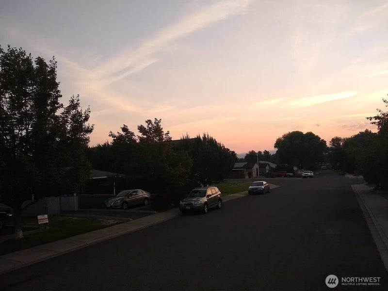 807 E White Birch Avenue