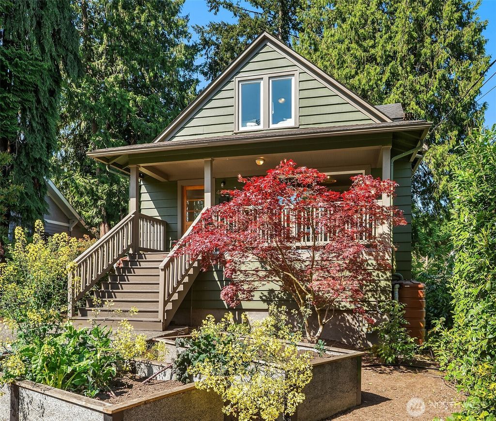 Photo of 4725 46th Avenue S, Seattle, WA 98118 (MLS # 2370950)
