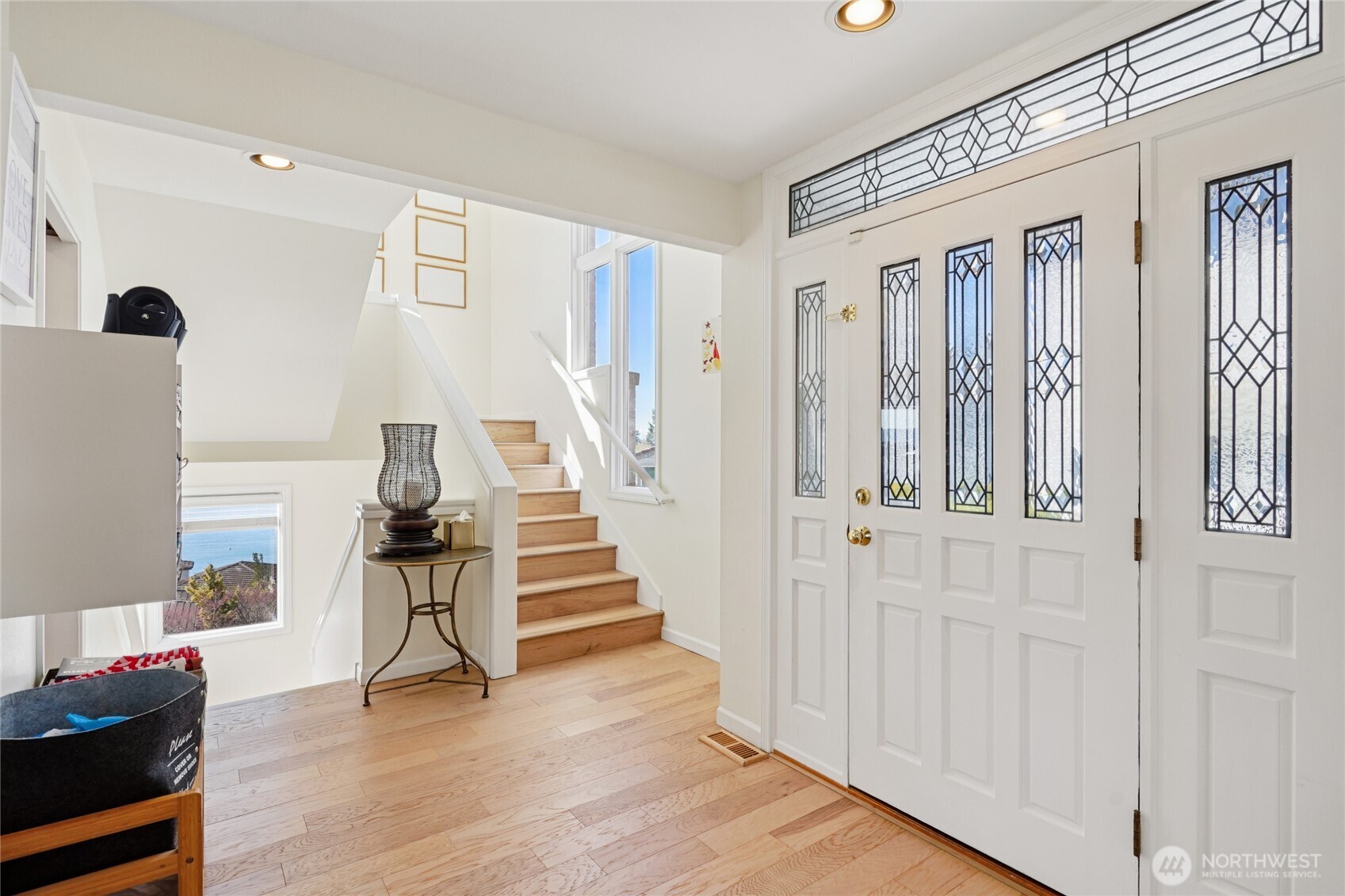 6412 E Side Drive NE S