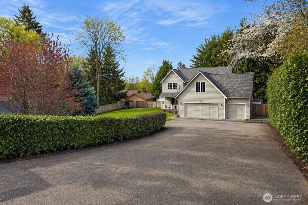 Photo of 15405 204th Avenue SE, Renton, WA 98059 (MLS # 2508676)