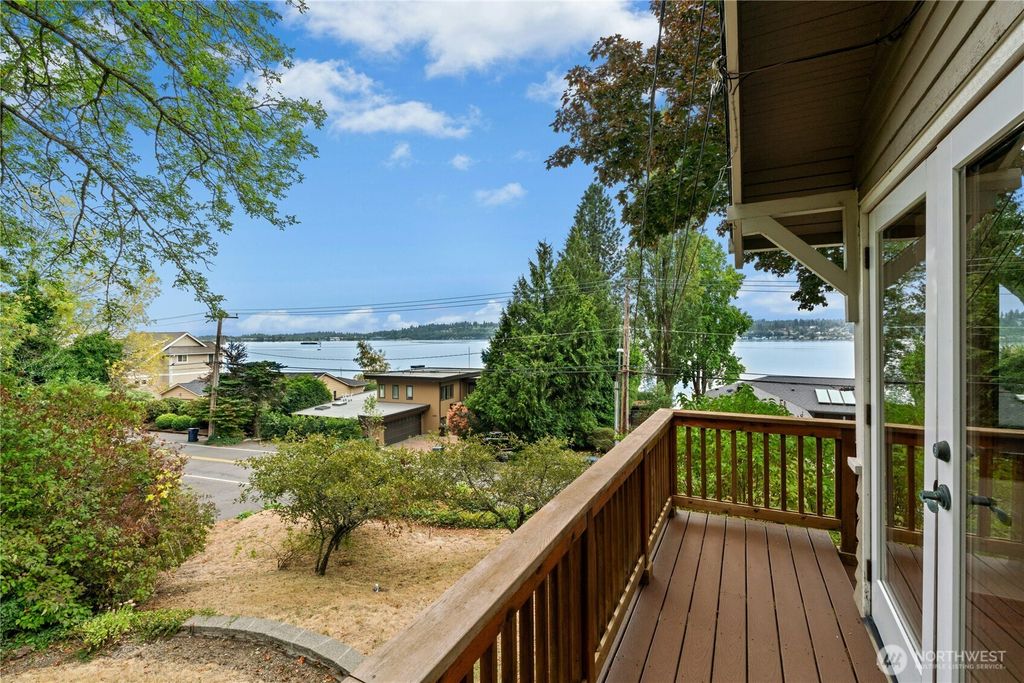 Photo of 12506 Holmes Point Drive NE, Kirkland, WA 98034 (MLS # 2426180)
