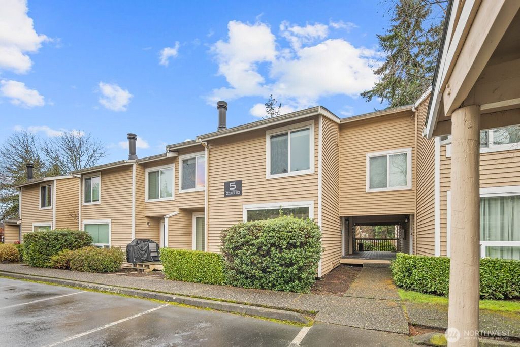 Photo of 23810 12th Place S #504, Des Moines, WA 98198 (MLS # 2461111)