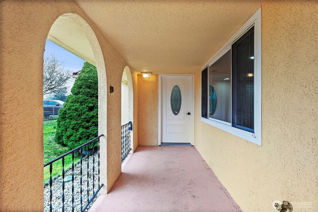 Photo of 5704 109th Street SW, Lakewood, WA 98499 (MLS # 2464650)