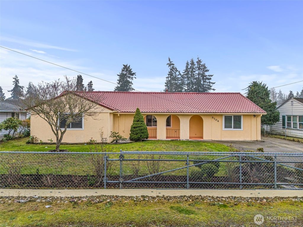 Photo of 5704 109th Street SW, Lakewood, WA 98499 (MLS # 2464650)