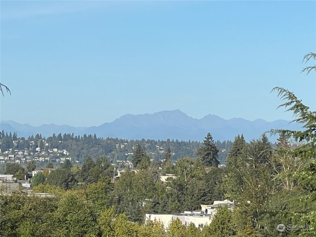 Photo of 406 10th Street #C302, Kirkland, WA 98033 (MLS # 2294493)