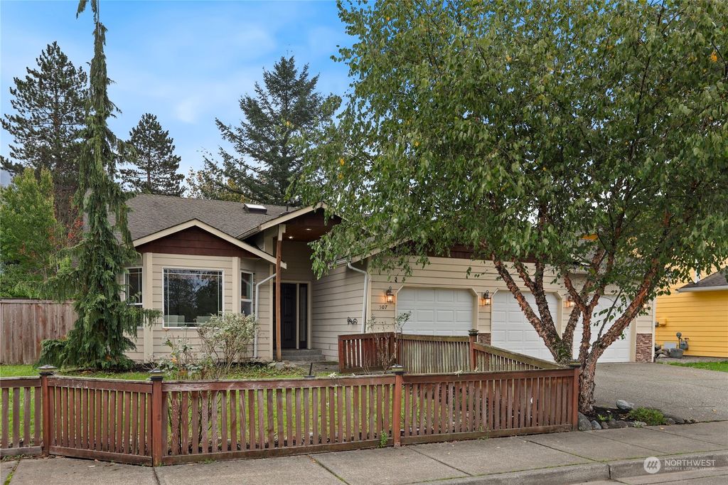 Photo of 507 Stickney Mountain Place, Gold Bar, WA 98251 (MLS # 2172866)