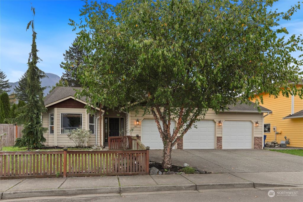 Photo of 507 Stickney Mountain Place, Gold Bar, WA 98251 (MLS # 2172866)