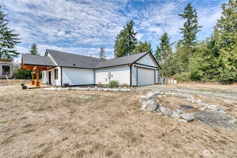 Photo of 10 Gretas Place, Sequim, WA 98382 (MLS # 2425465)