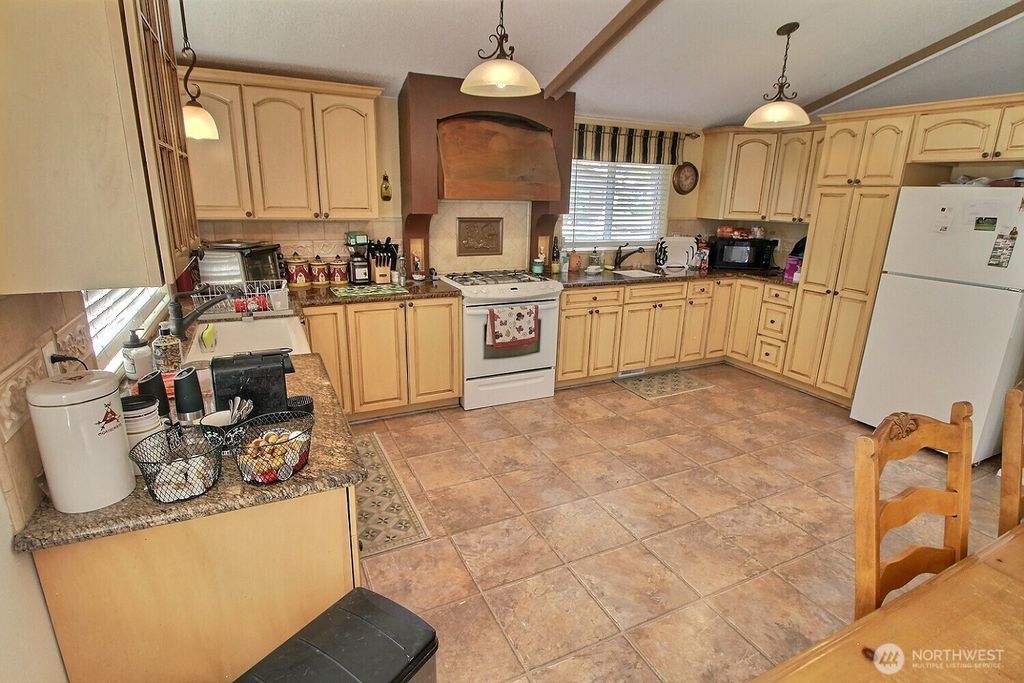 Photo of 17215 159th Avenue SE, Renton, WA 98058 (MLS # 2362456)