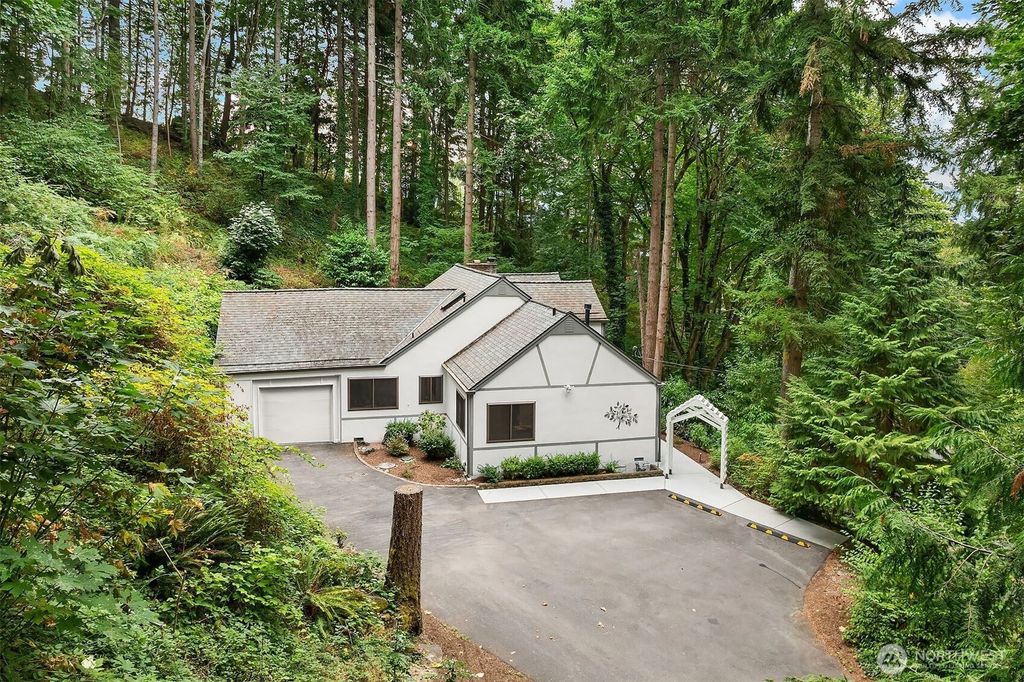 Photo of 22651 SE 56th Street, Issaquah, WA 98029 (MLS # 2440056)