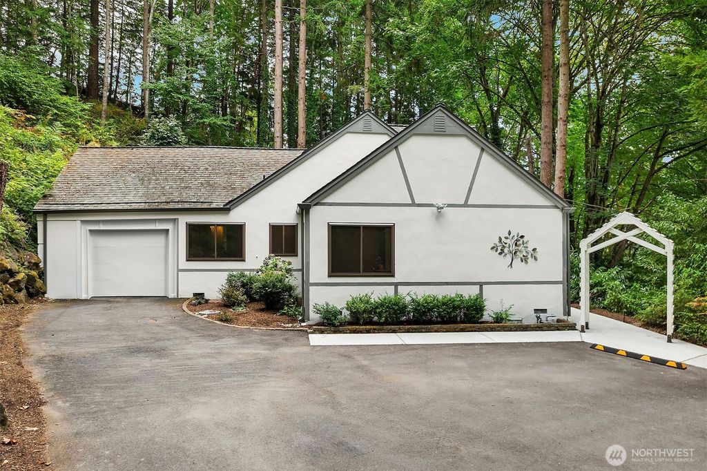 Photo of 22651 SE 56th Street, Issaquah, WA 98029 (MLS # 2440056)