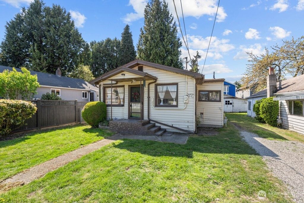 Photo of 12215 44th Avenue S, Tukwila, WA 98178 (MLS # 2356647)
