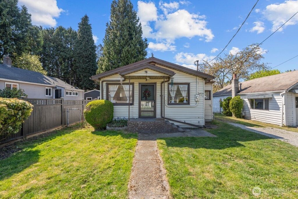 Photo of 12215 44th Avenue S, Tukwila, WA 98178 (MLS # 2356647)