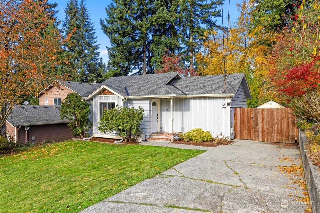 Photo of 203 E Beech Street, Everett, WA 98203 (MLS # 2309919)