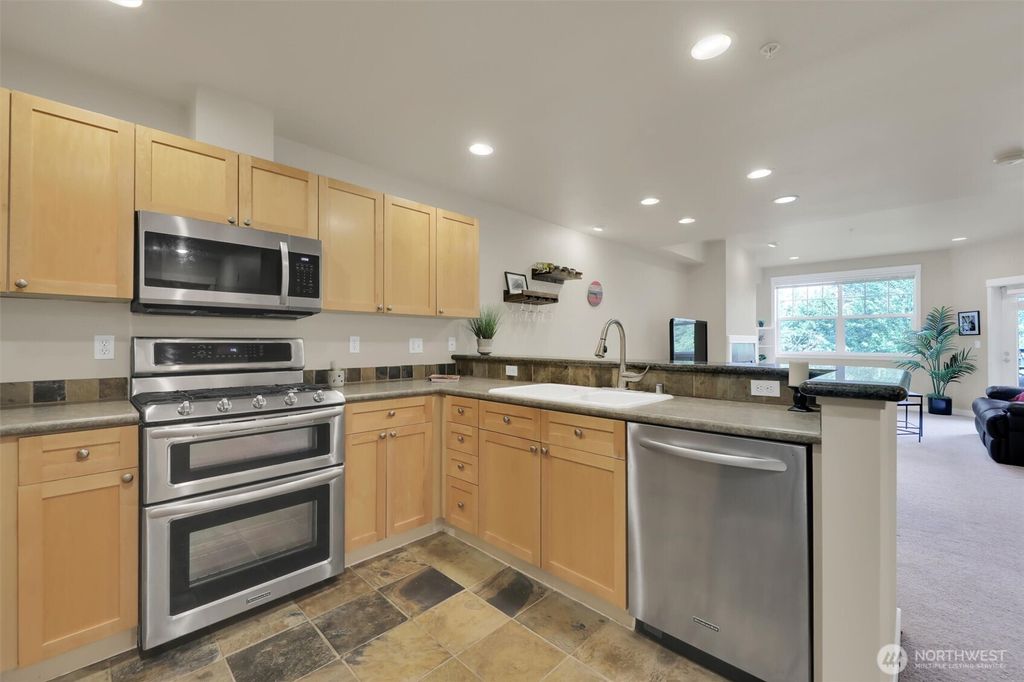 listing image 9368844808505115173