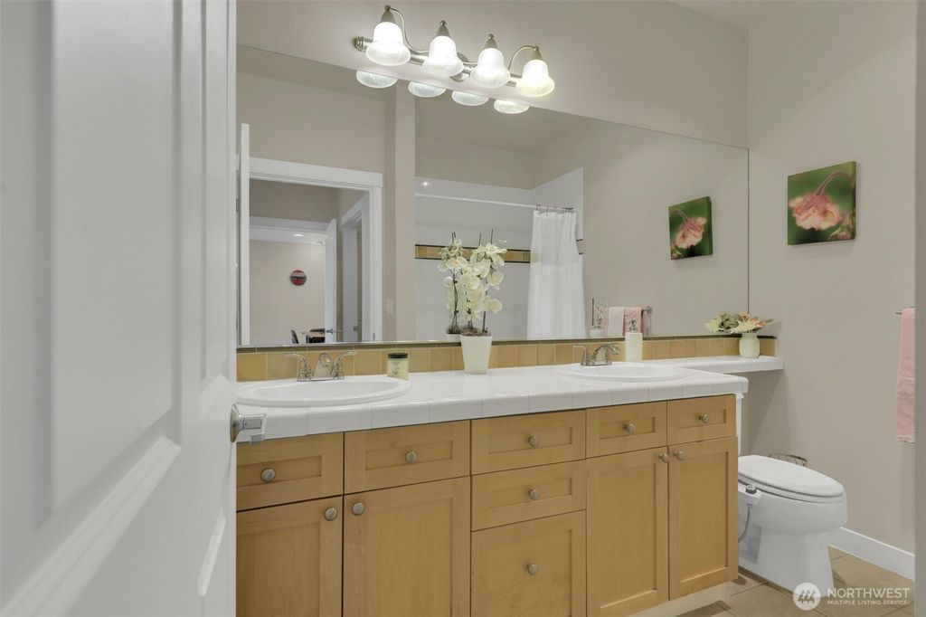 listing image 9366259943413266903